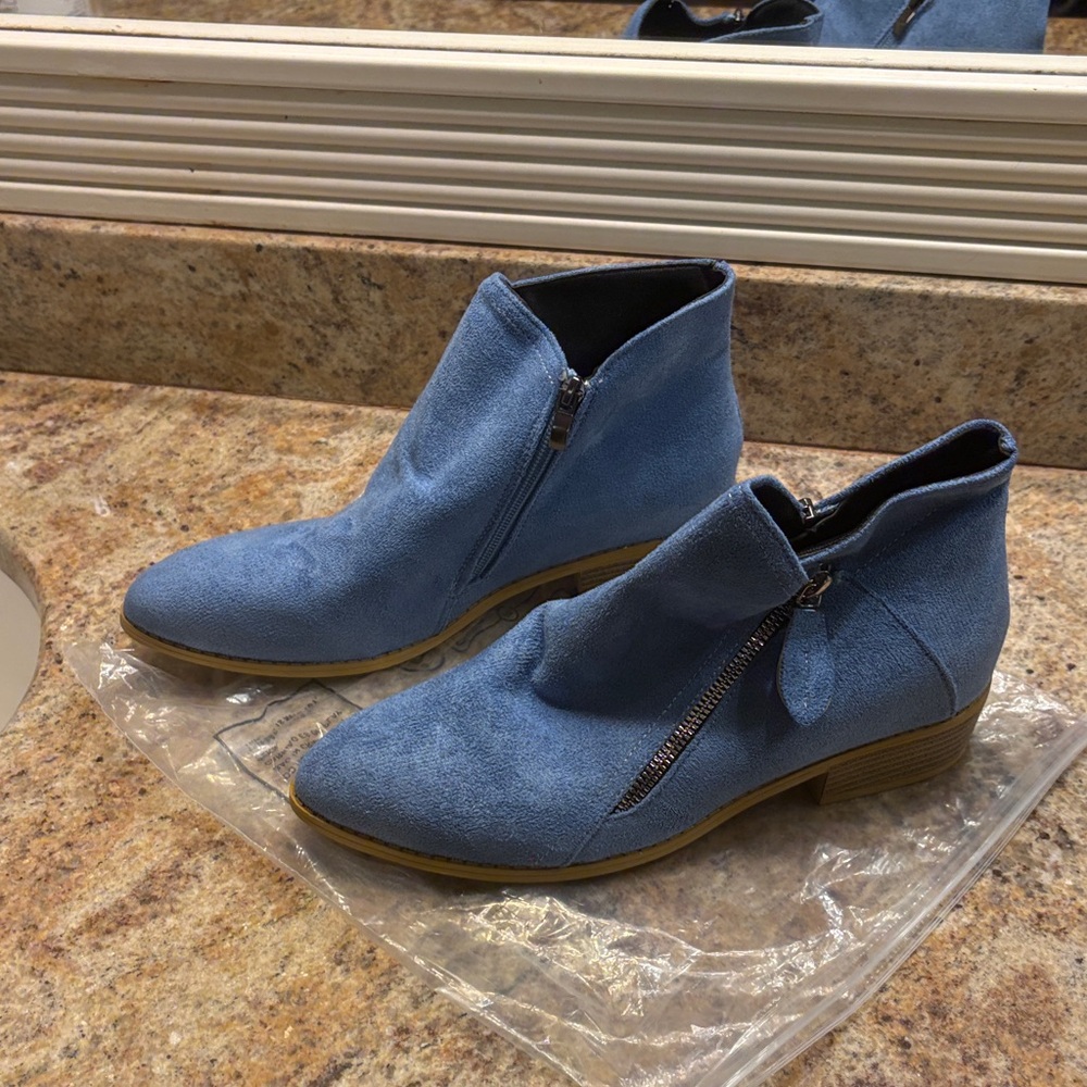 Chic Blue Ankle Boots with Side Zipper